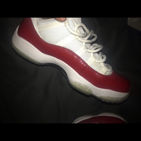 jordan 11 cherrys - Picture 2 of 8